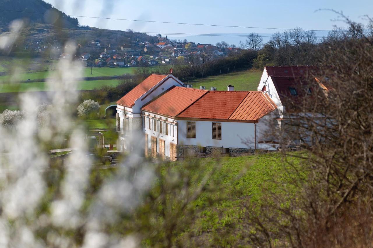 Oblik Resort Louny Zewnętrze zdjęcie